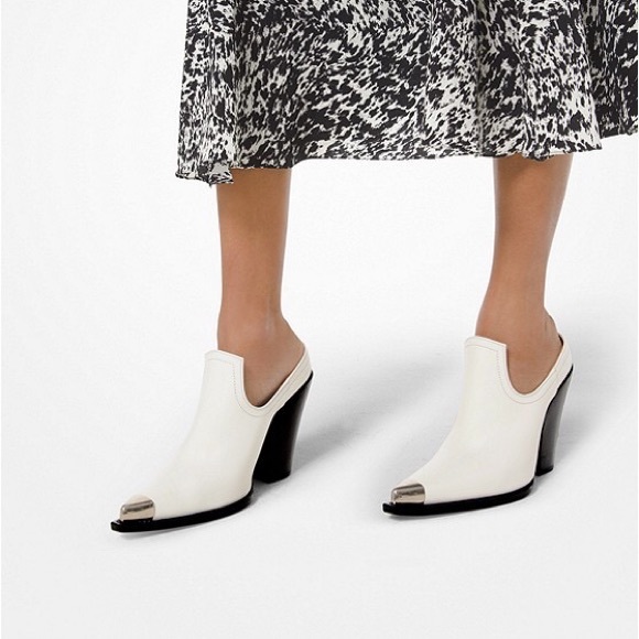 Michael Kors Kory Leather Pump - Picture 4 of 5